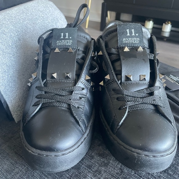 Valentino Rockstud Sneakers 👟 - Picture 14 of 15